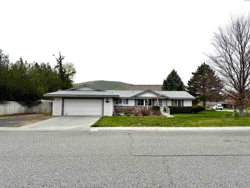 2797 Chicory Dr, West Richland, WA, 99353-8754 | Card Image