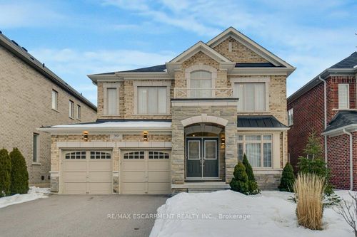 39 Avanti Cres, Waterdown, ON, L8B1W7 | Card Image