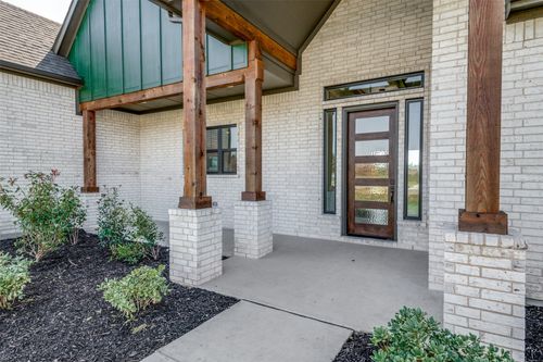 820 Evergreen Way, Nevada, TX, 75173 | Card Image