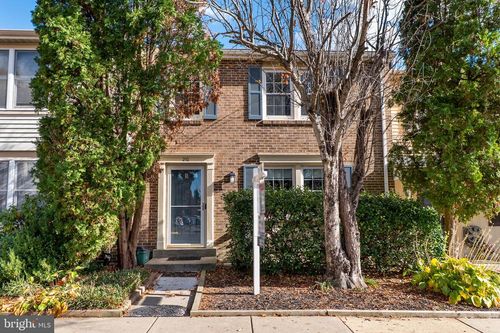 210 Whitcliff Ct, GAITHERSBURG, MD, 20878-2744 | Card Image