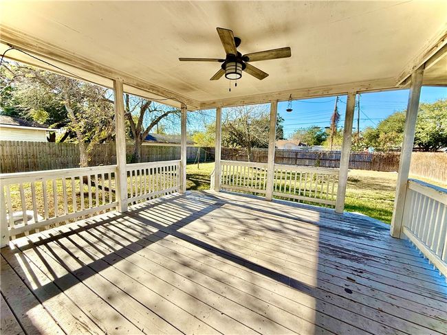 427 Field Ave, House other with 2 bedrooms, 1 bathrooms and null parking in Taft TX | Image 9