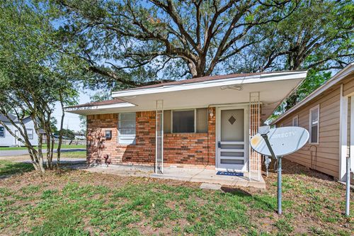 312 Travis St, Richmond, TX, 77469-4452 | Card Image