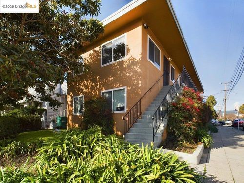 3811 Opal St, Oakland, CA, 94609-2624 | Card Image
