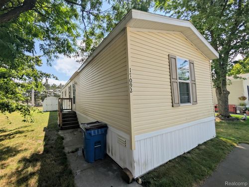 17092 Canterbury Circle, Groveland Township, MI, 48442 | Card Image