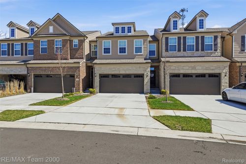 838 Adamson Dr, Waterford, MI, 48329 | Card Image