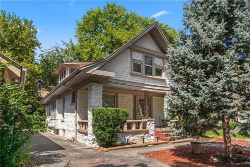 4328 Terrace St, Kansas City, MO, 64111-4221 | Card Image