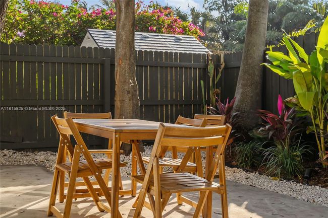 APT-2 - 921 Ne 16 Th Ter, Condo with 2 bedrooms, 2 bathrooms and null parking in Fort Lauderdale FL | Image 27