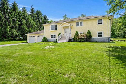 240 Hampstead Street, Methuen, MA, 01844 | Card Image