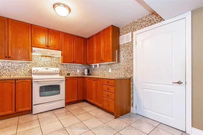 9 Amalfi Crt, House other with 5 bedrooms, 4 bathrooms and 2 parking in Vaughan ON | Image 34