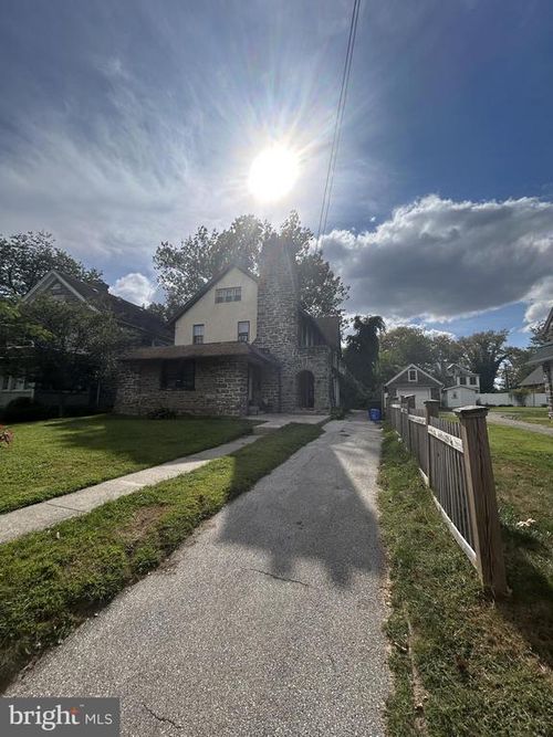 2414 N 53rd St, PHILADELPHIA, PA, 19131-2422 | Card Image