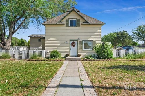 1390 E 6th S, Mountain Home, ID, 83647-3228 | Card Image