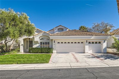 8121 Sunset Cove Drive, House other with 3 bedrooms, 2 bathrooms and null parking in Las Vegas NV | Image 2