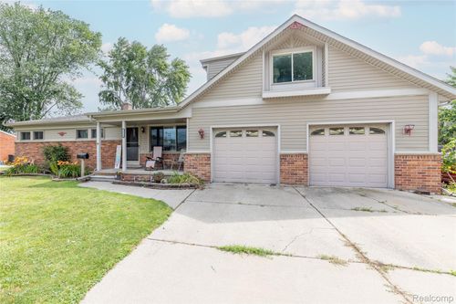 36230 N Price Dr, Clinton Township, MI, 48035-1855 | Card Image