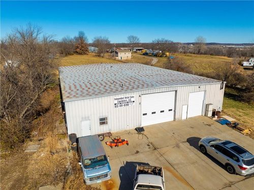 13612 Stillwell Rd, Bonner Springs, KS, 66012-9521 | Card Image