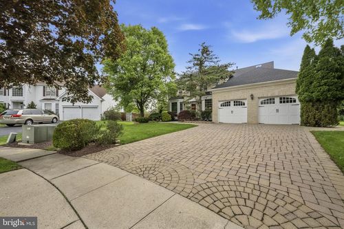 51 Stonehedge Dr, East Windsor, NJ, 08520-2830 | Card Image