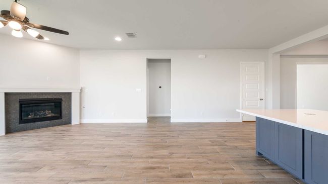 721 Running Iron Trl, House other with 4 bedrooms, 3 bathrooms and null parking in Mansfield TX | Image 12