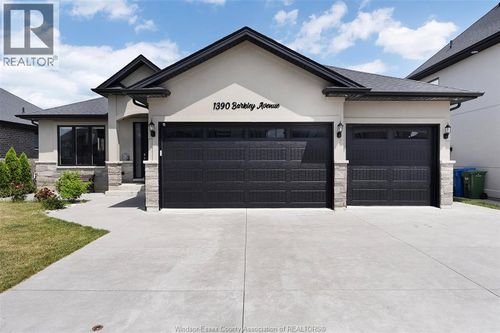 1390 Barkley Ave, Windsor, ON, N8P0E8 | Card Image