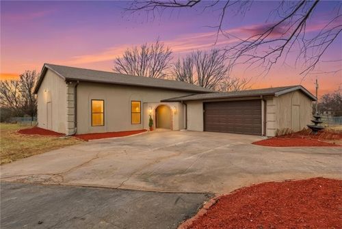 1904 Nw 850th Rd, Lone Jack, MO, 64070-9412 | Card Image