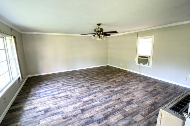 289 Long St W, House other with 2 bedrooms, 1 bathrooms and null parking in Mc Ewen TN | Image 5