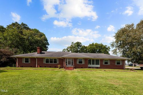 319 N Wilson St, Walstonburg, NC, 27888-9317 | Card Image