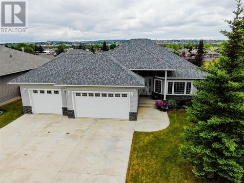 1812 110 Ave, Dawson Creek, BC, V1G0A3 | Card Image