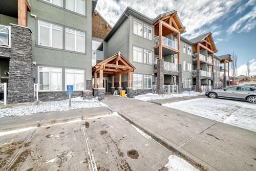 110-1005A Westmount Dr, Strathmore, AB, T1P0C3 | Card Image