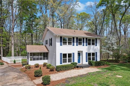 111 Oak Hills Dr, Reidsville, NC, 27320-6727 | Card Image