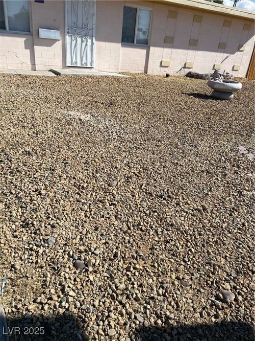 1810 Vegas Valley Dr, Las Vegas, NV, 89169-1724 | Card Image