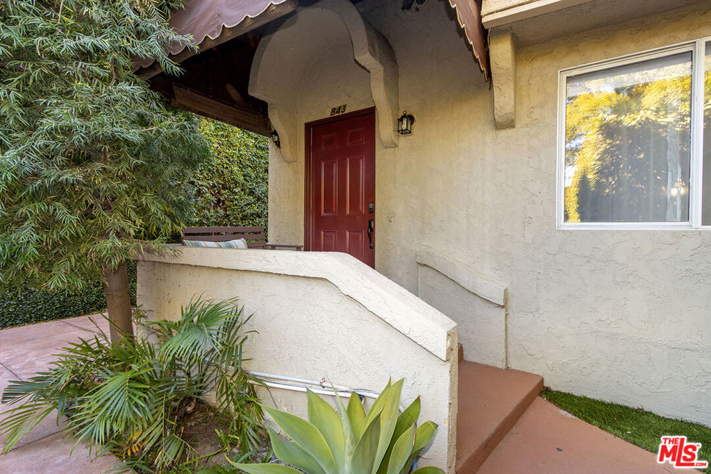 Residential Lease in Los Angeles 2