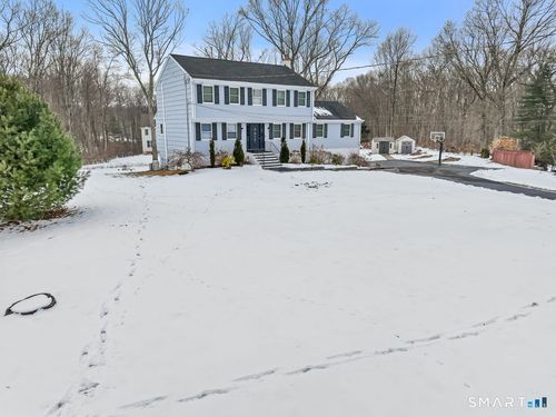 17 Moose Hill Rd, Trumbull, CT, 06611-1429 | Card Image
