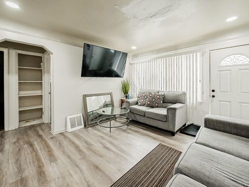 19811 Harlow St, Detroit, MI, 48235-2285 | Card Image