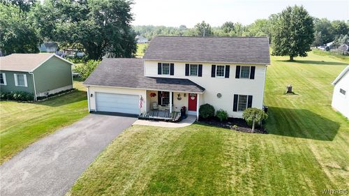 6748 E High St, Lockport, NY, 14094-5307 | Card Image