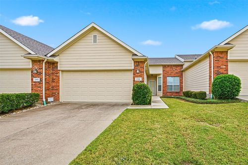 252 Heritage Hill Dr, Lewisville, TX, 75067-6502 | Card Image