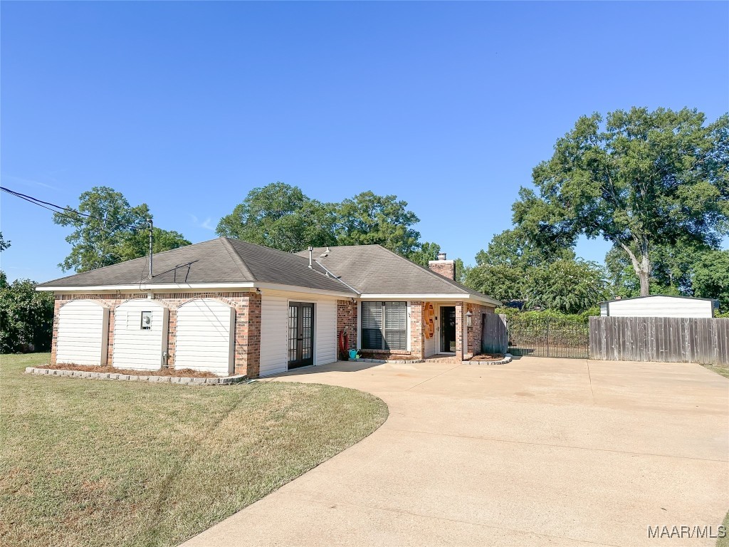 Kim Ct, Wetumpka, AL 36092