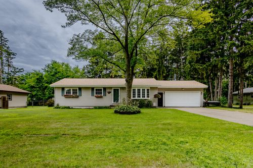 4027 Le Clare St, Muskegon, MI, 49444-4332 | Card Image