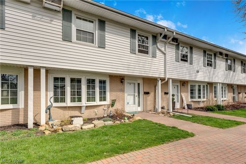 2-13 Meadowlawn Dr, Mentor, OH, 44060-6232 | Card Image