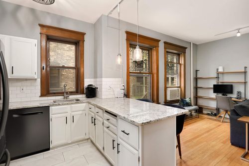 apt-4-635 Grand Ave, SAINT PAUL, MN, 55105-3411 | Card Image