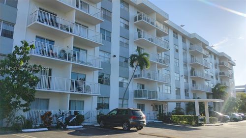 apt-114-16465 Ne 22nd Ave, North Miami Beach, FL, 33160-3724 | Card Image