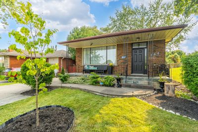 200 Wellesworth Dr, House other with 3 bedrooms, 3 bathrooms and 4 parking in Etobicoke ON | Image 1