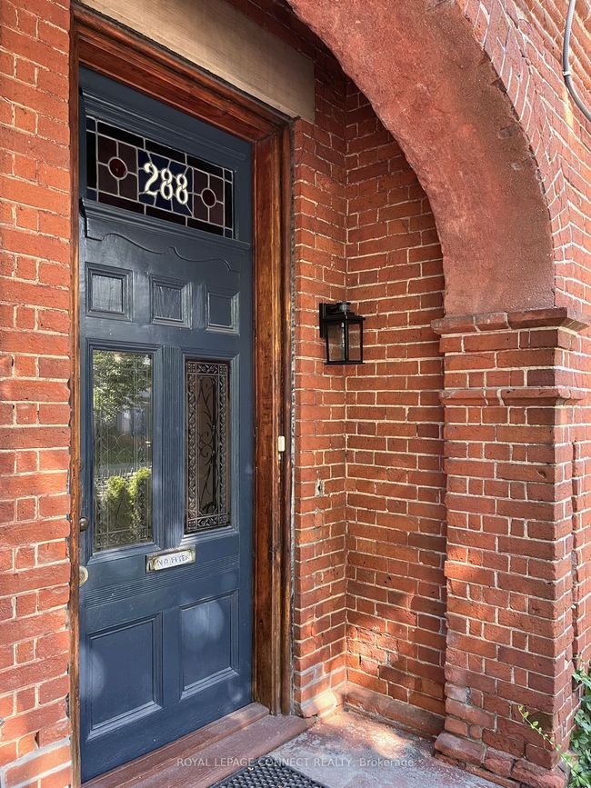 288 Sherbourne St, House attached with 9 bedrooms, 5 bathrooms and null parking in Toronto ON | Image 4