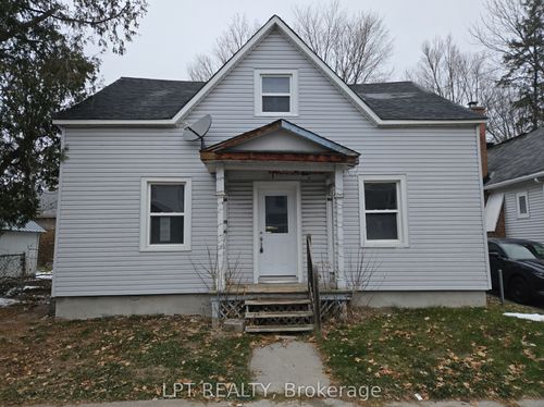 47 Victoria St, Arnprior, ON, K7S1T2 | Card Image
