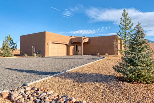 2 Bobcat Ct, Placitas, NM, 87043-8013 | Card Image