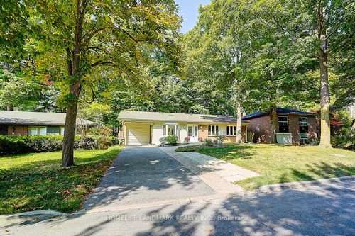 39 Sagebrush Lane, North York, ON, M3A1X4 | Card Image
