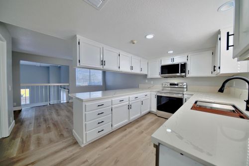 5859 Central Ave, Newark, CA, 94560-4465 | Card Image