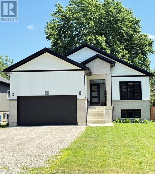 339 Oak St W, Bothwell, ON, N0P | Card Image