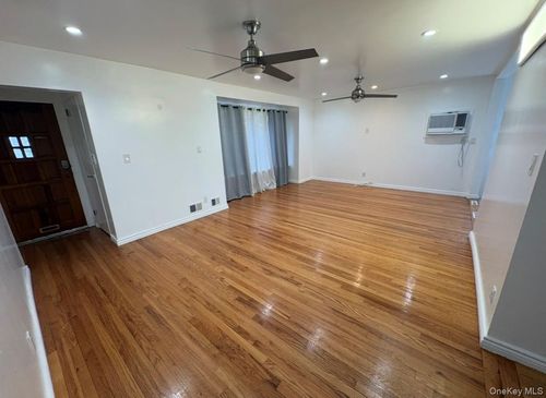 54 Camden Pl, New Hyde Park, NY, 11040-3602 | Card Image