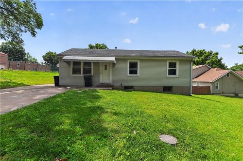 4509 Ne 44th Terrace, Kansas City, MO, 64117 | Card Image