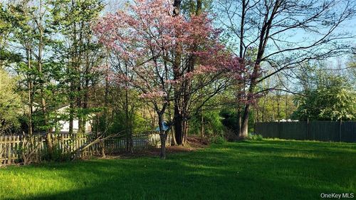 29 Grand St, Wurtsboro, NY, 12790-7811 | Card Image