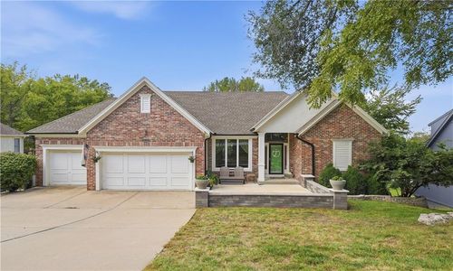 16024 Meadow Ln, Stilwell, KS, 66085-9285 | Card Image