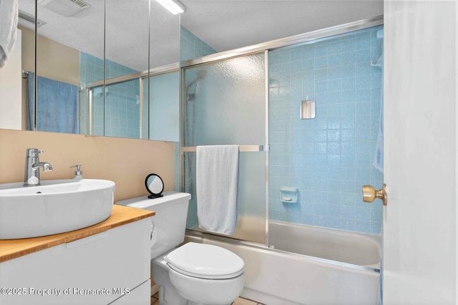 Guest Bathroom | Image 43